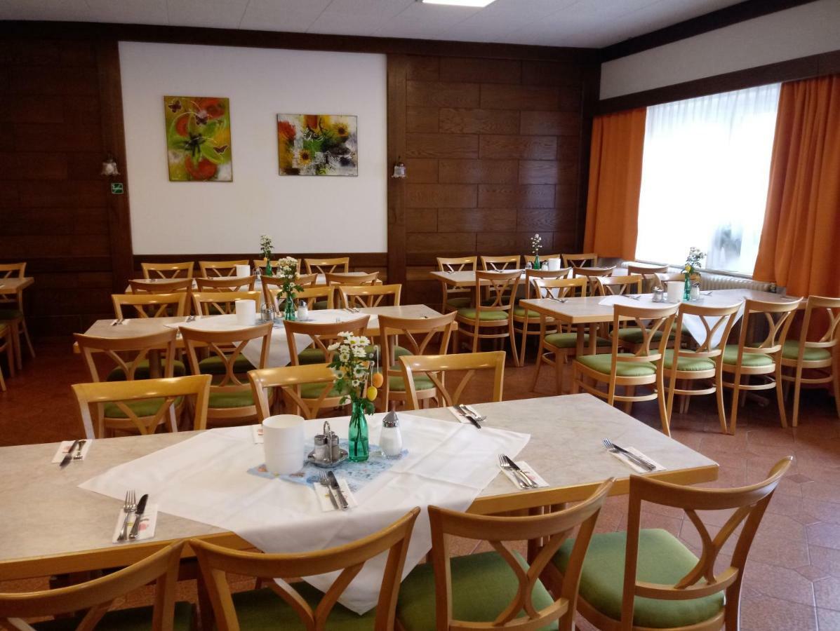 Weinhotel Rieder Poysdorf Bagian luar foto